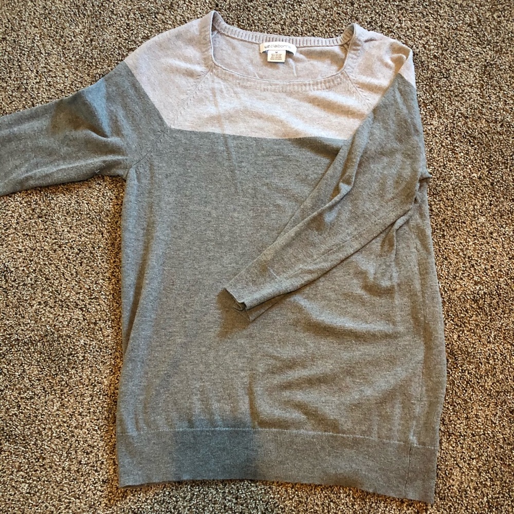 (3/$15) Adorable grey long sleeve sweater :)
